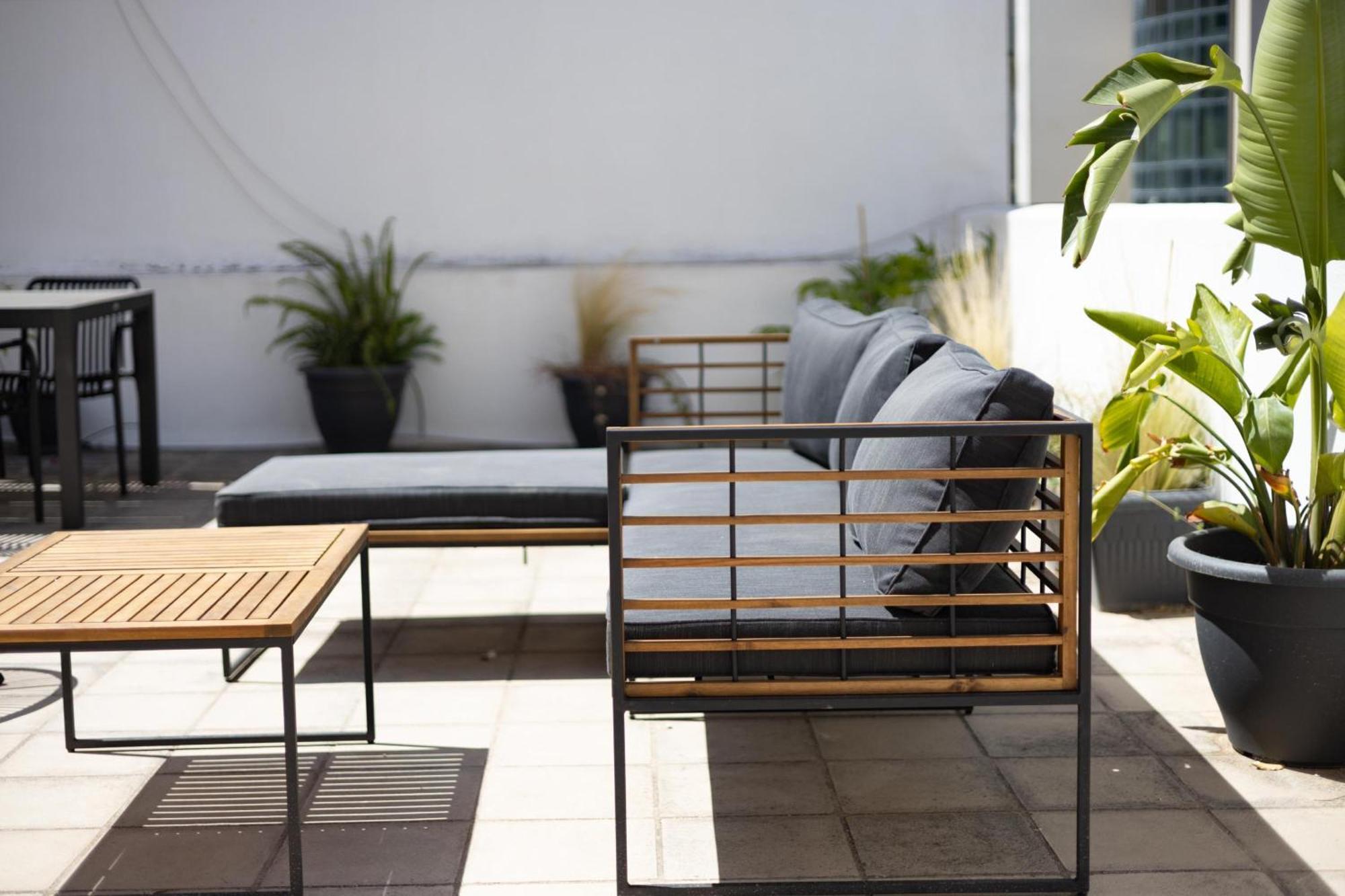 Renovated 5 Bdr House Near Acropolis - New Beds, Terrace & Green Yard Athens Exterior photo
