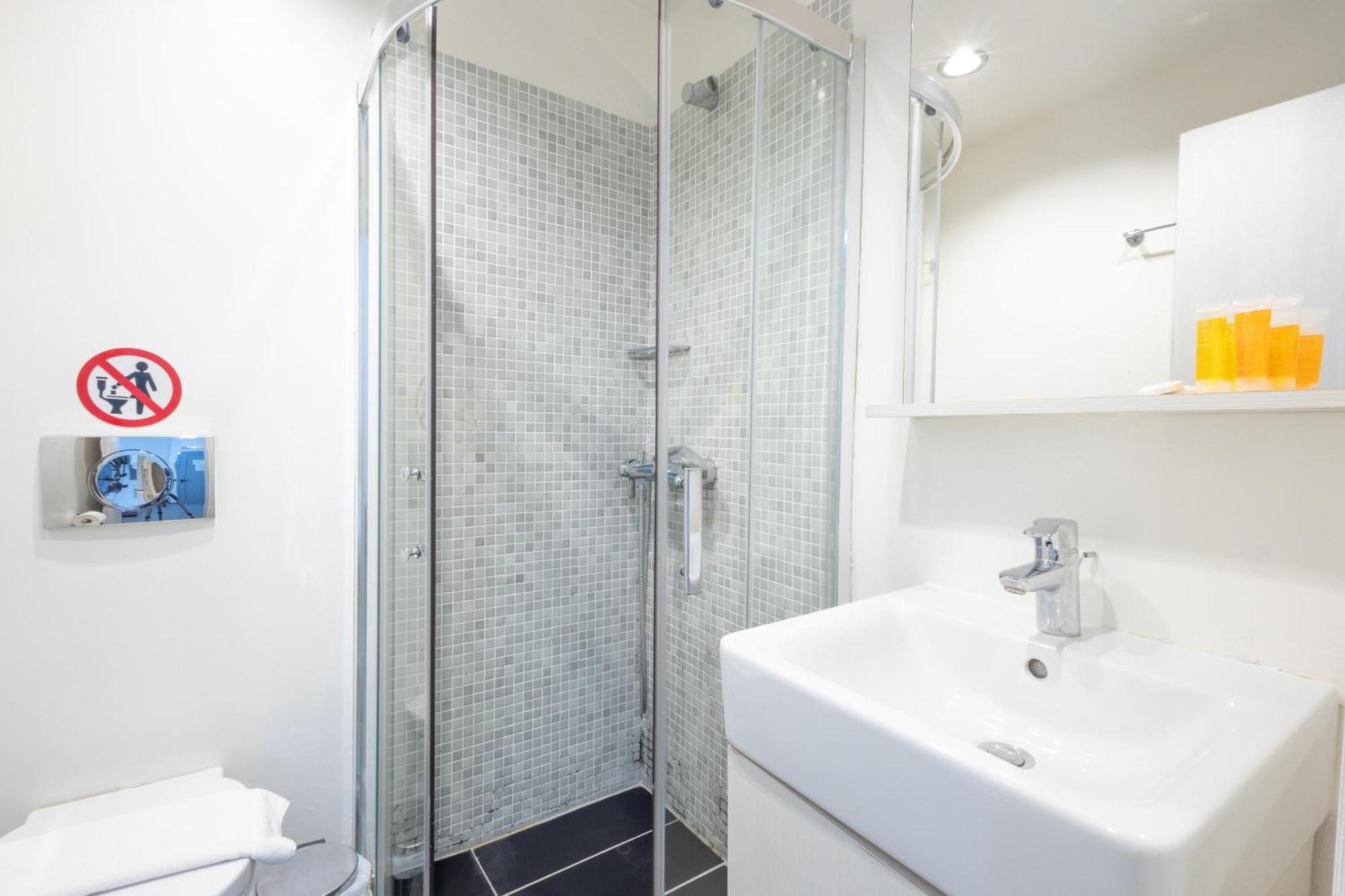 Renovated 5 Bdr House Near Acropolis - New Beds, Terrace & Green Yard Athens Exterior photo