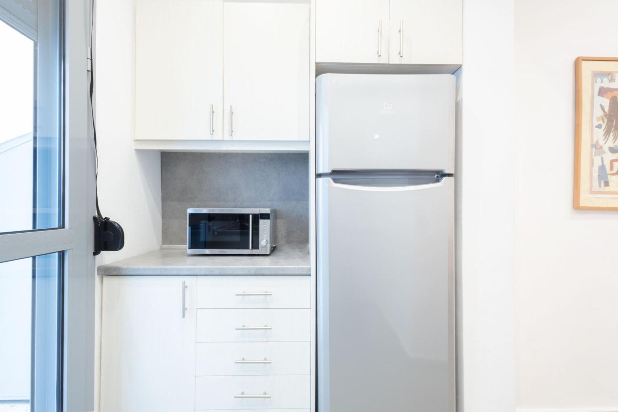 Renovated 5 Bdr House Near Acropolis - New Beds, Terrace & Green Yard Athens Exterior photo