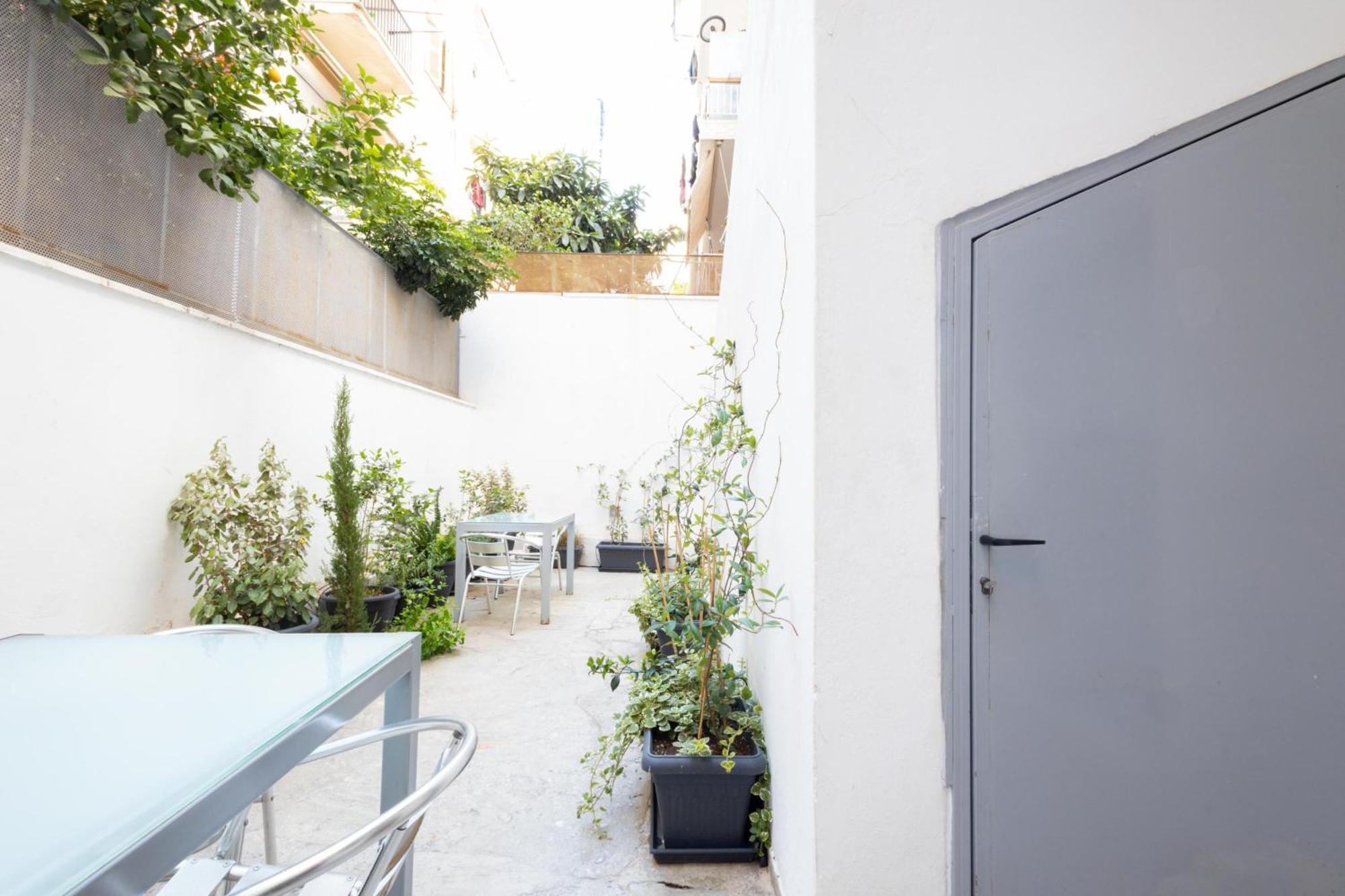 Renovated 5 Bdr House Near Acropolis - New Beds, Terrace & Green Yard Athens Exterior photo