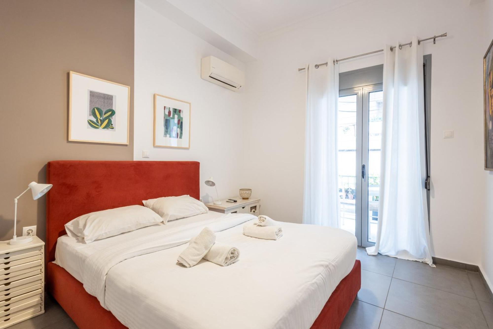 Renovated 5 Bdr House Near Acropolis - New Beds, Terrace & Green Yard Athens Exterior photo