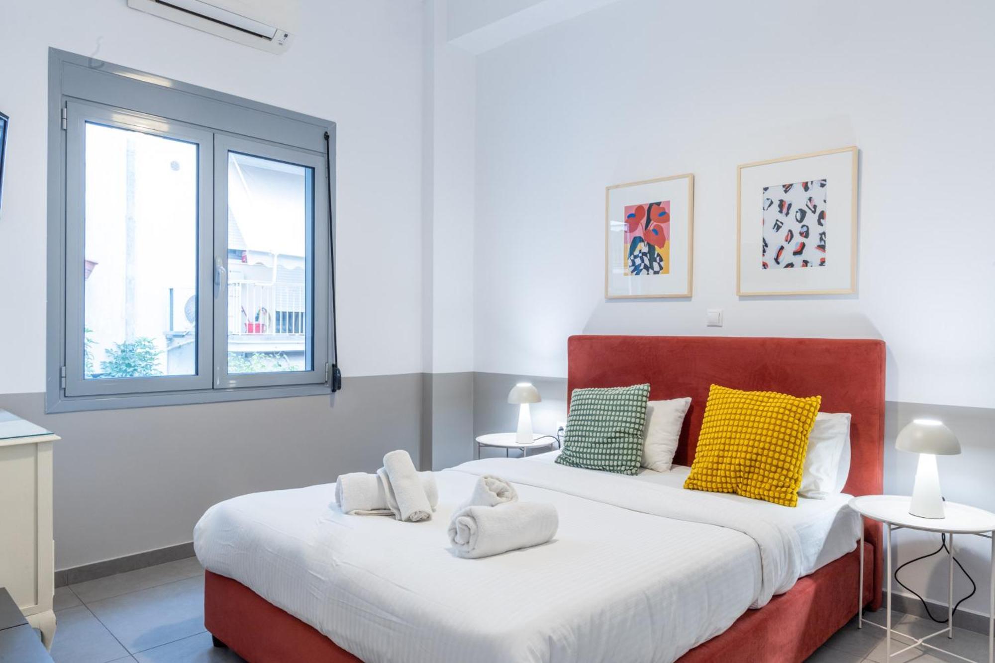 Renovated 5 Bdr House Near Acropolis - New Beds, Terrace & Green Yard Athens Exterior photo
