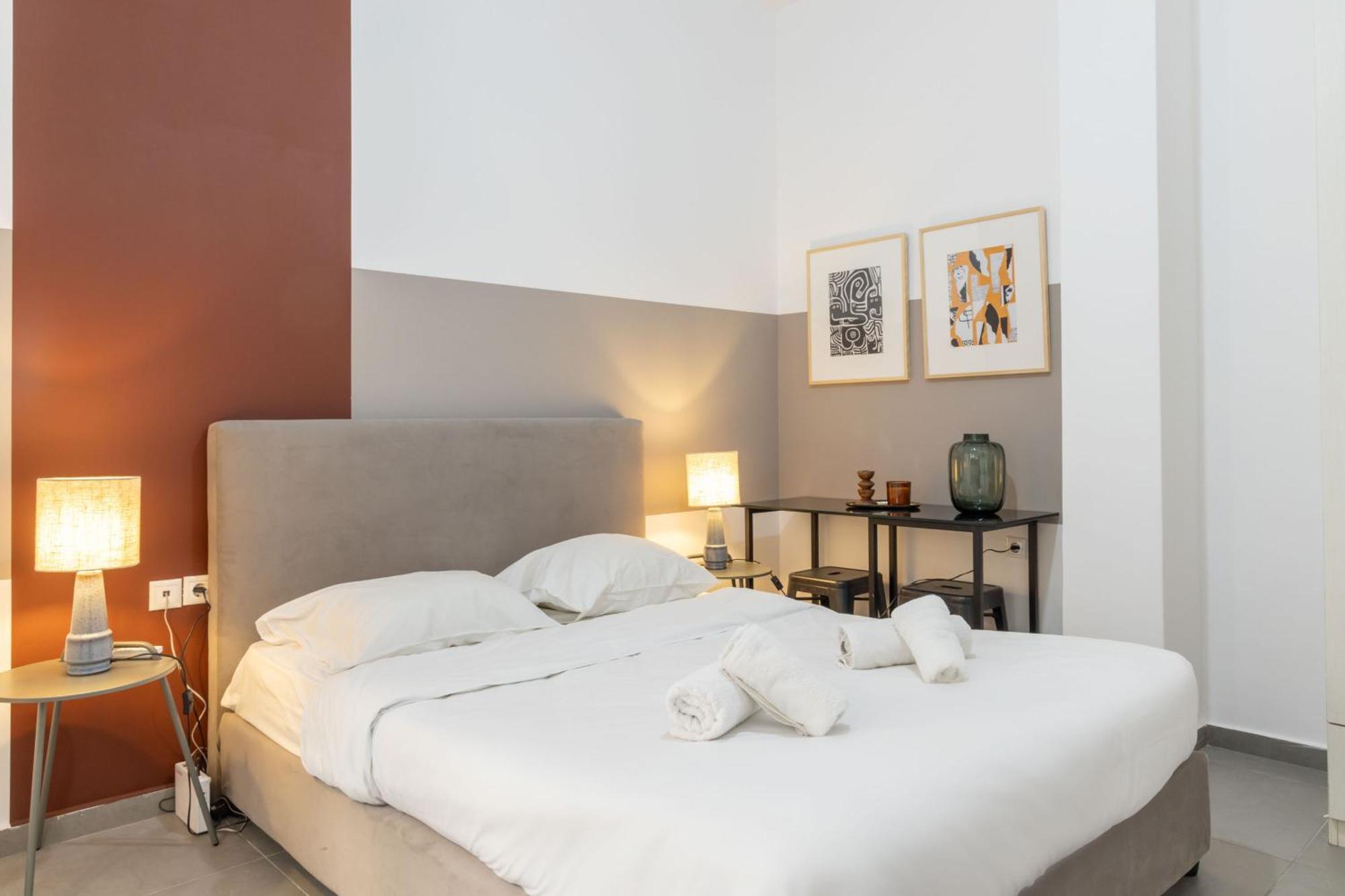 Renovated 5 Bdr House Near Acropolis - New Beds, Terrace & Green Yard Athens Exterior photo