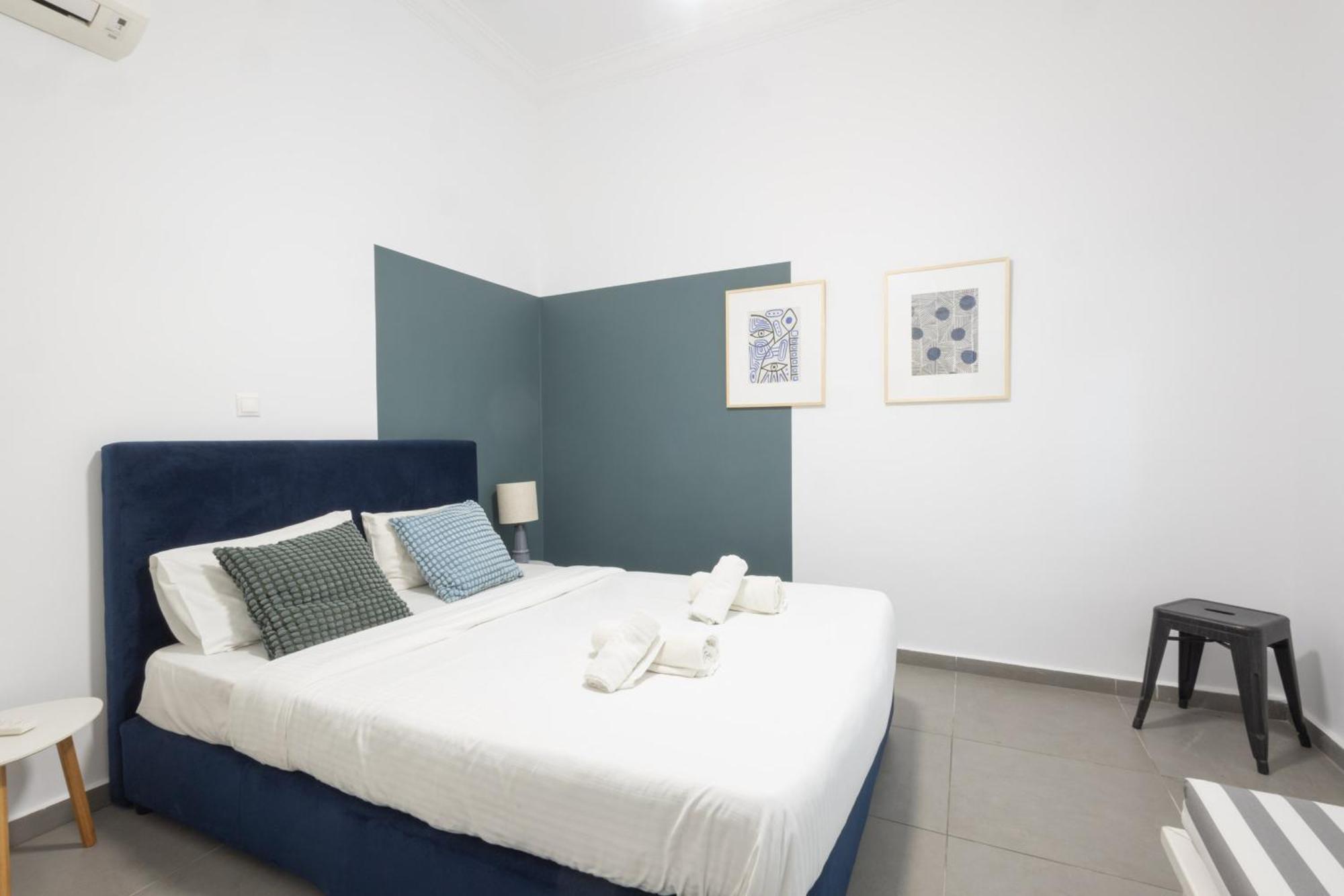Renovated 5 Bdr House Near Acropolis - New Beds, Terrace & Green Yard Athens Exterior photo